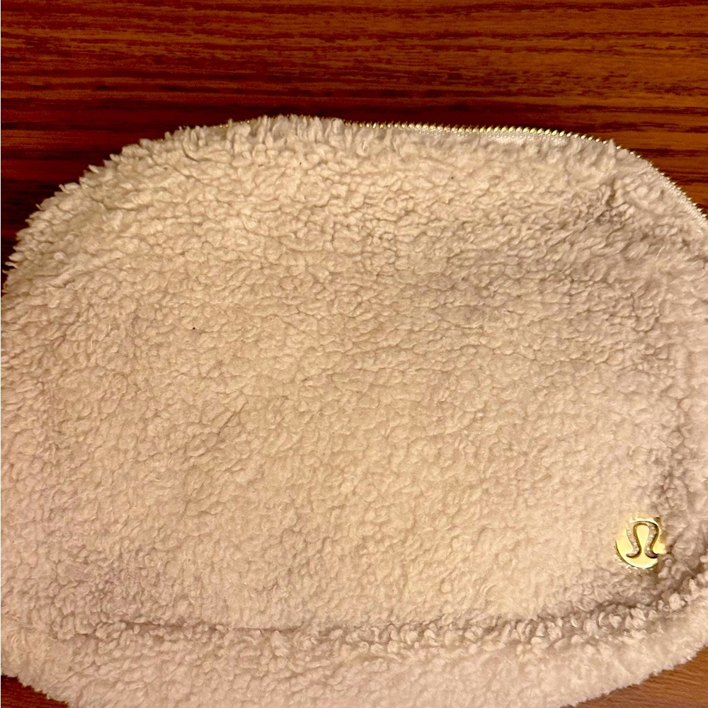 Lululemon cream fleece crossbody
